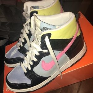 NIKE DUNK HI WOMENS 8